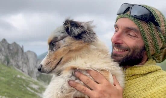 Luca, il nostro host, con il suo cane